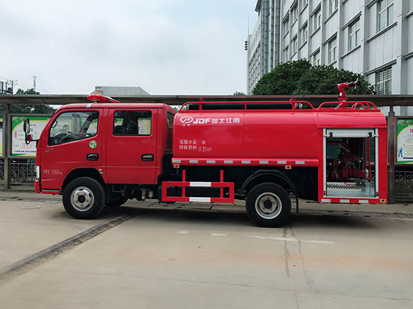 東風3噸消防灑水車